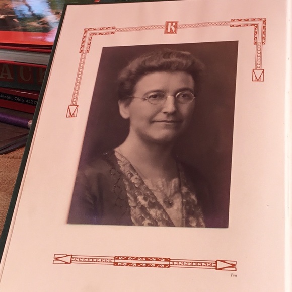 Keuka College “Kiondaga” Yearbook from 1928 - good condition - Picture 6 of 10